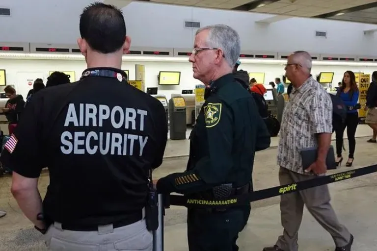 How to Become Airport Security Guard